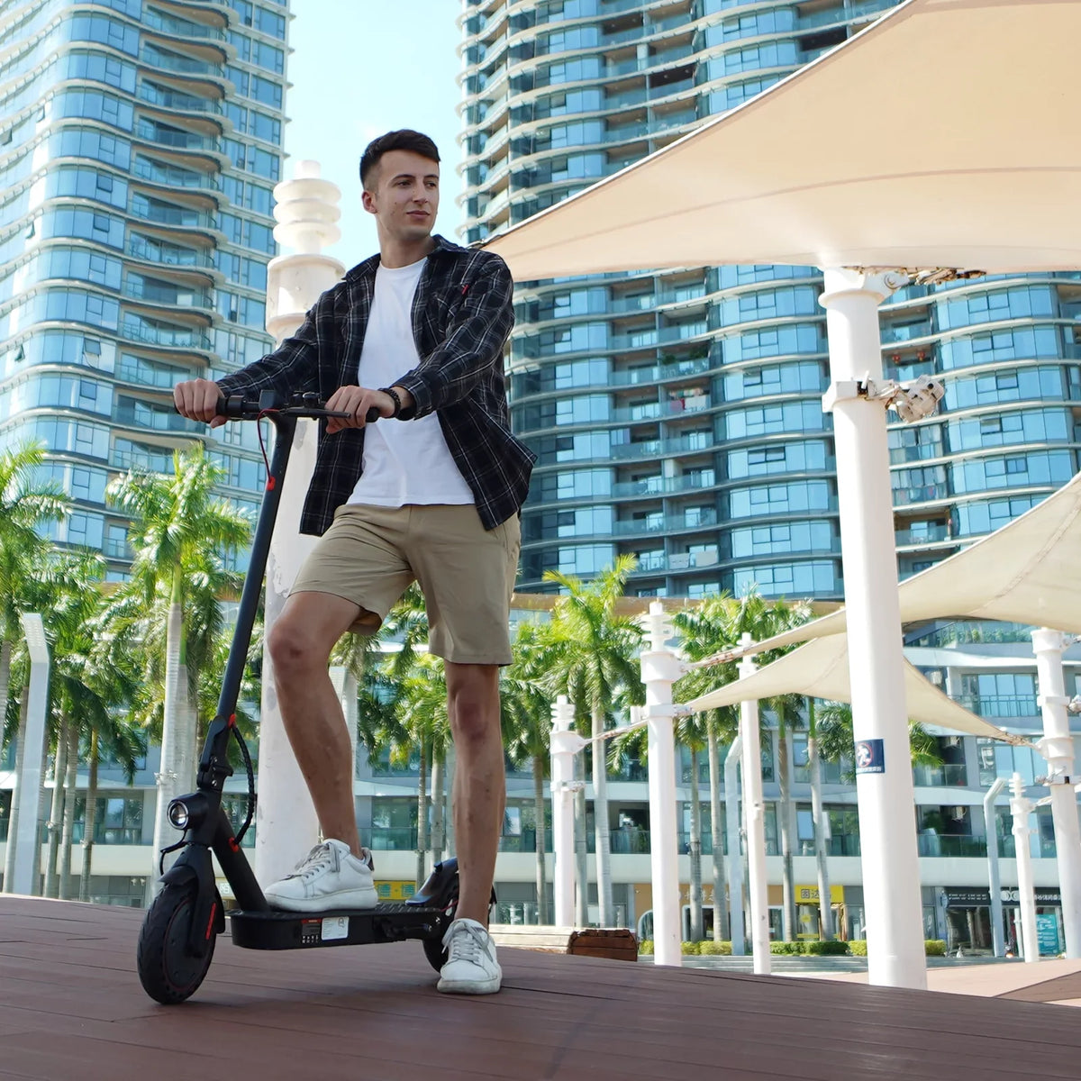 iScooter Max Electric Scooter, 500 W Motor Max Speed 30 km, 18-25 Miles Long-Range Energy Source for Adults,10 In Solid Tires, Foldable and Portable Commuting with Double Braking System