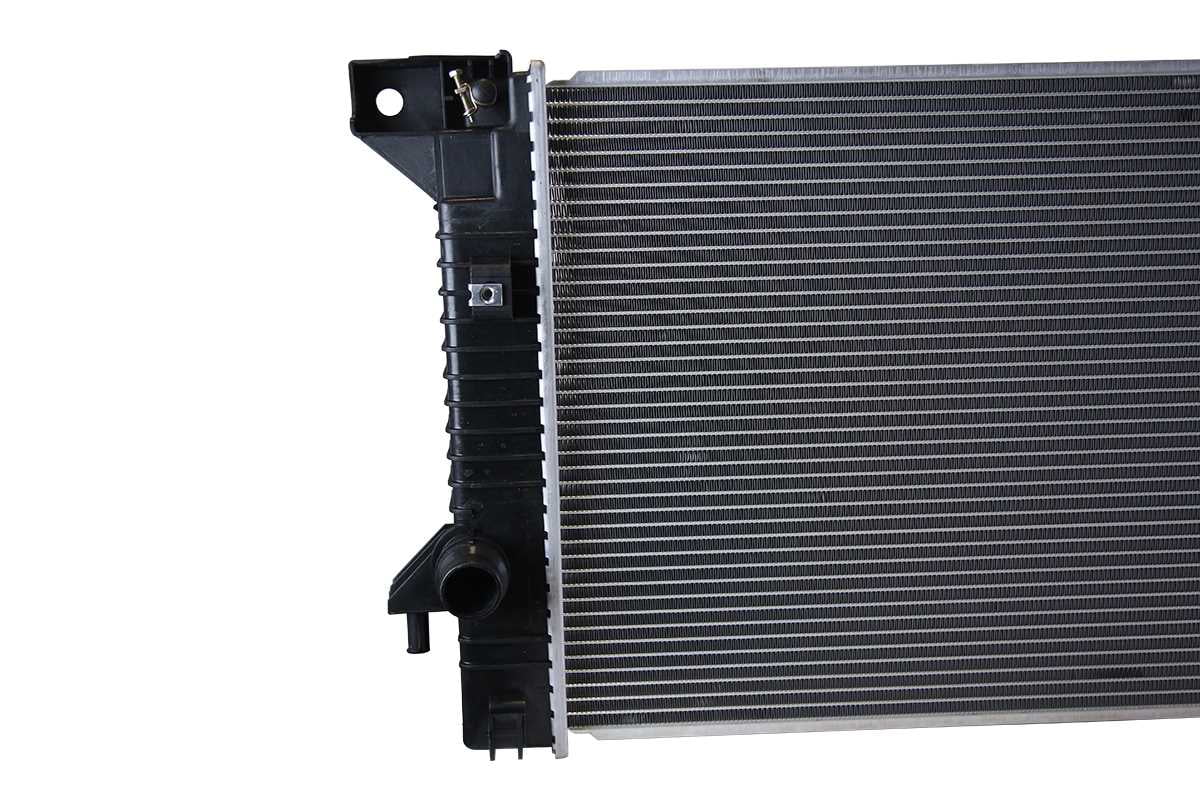 AutoShack Complete Radiator Replacement for 2011 2012 2013 2014 Ford Expedition 2015 2016 2017 F-150 2015-2017 Lincoln Navigator 3.5L 3.7L 5.0L V6 V8 4WD RWD RK1689